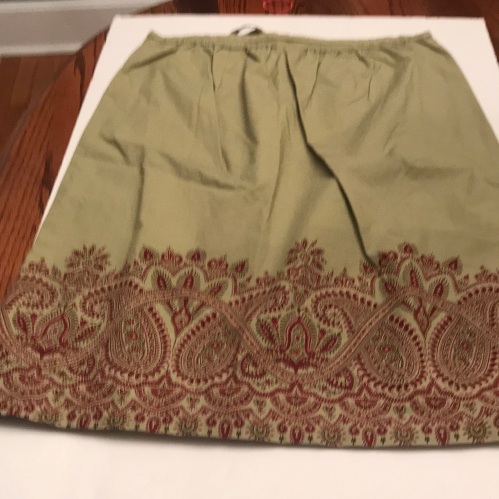 The limited size small skirt